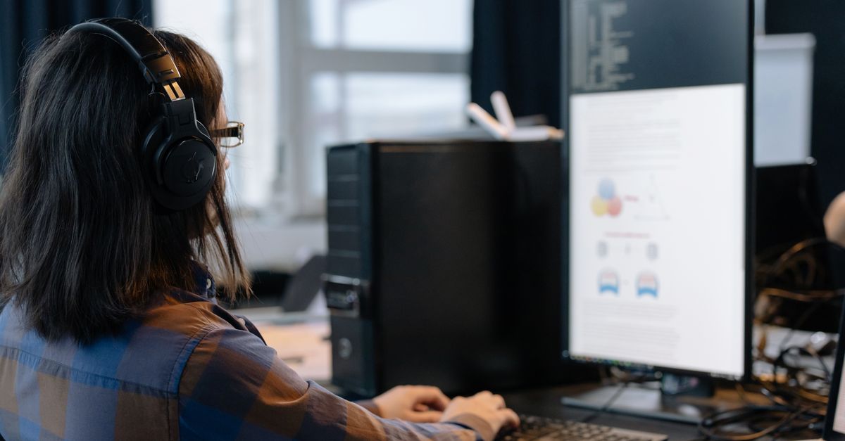 COBOL : Le langage informatique oublié qui fait encore tourner le monde